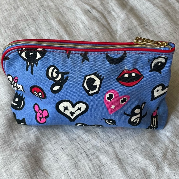 Estée Lauder • Heart Print Blue and Red Cosmetic Makeup Bag By Quentin Jones - Picture 3 of 7